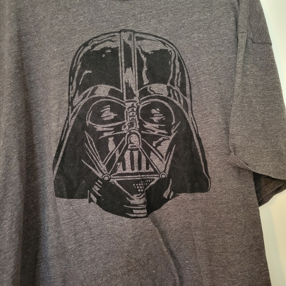 Black Star Wars Darth Vader T-shirt in 2XL